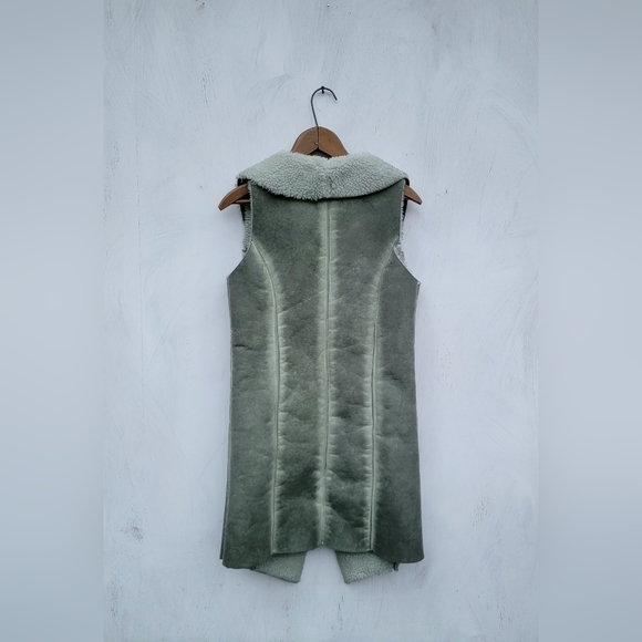 Sage Italian Leather Button Vest with Faux Fur Lining - Picture 8 of 11